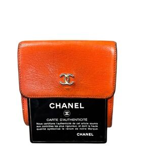 CHANEL Vintage Leather Flap Wallet with Gold-Tone Logo